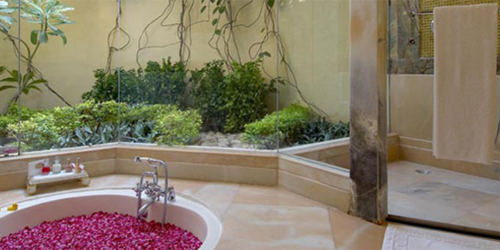 Private Villa bathroom
