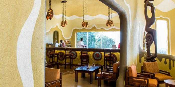 Lounge Bar