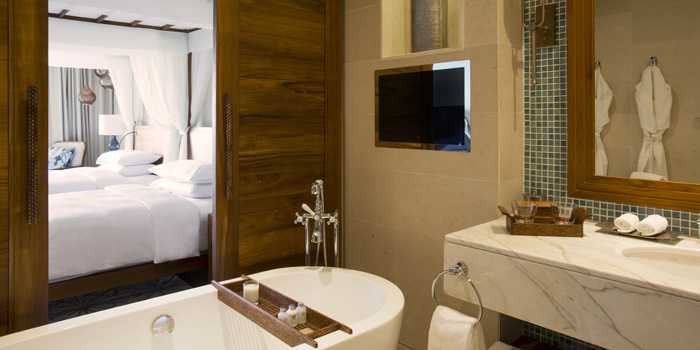 Deluxe bathroom