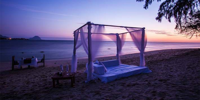 Beach dinner