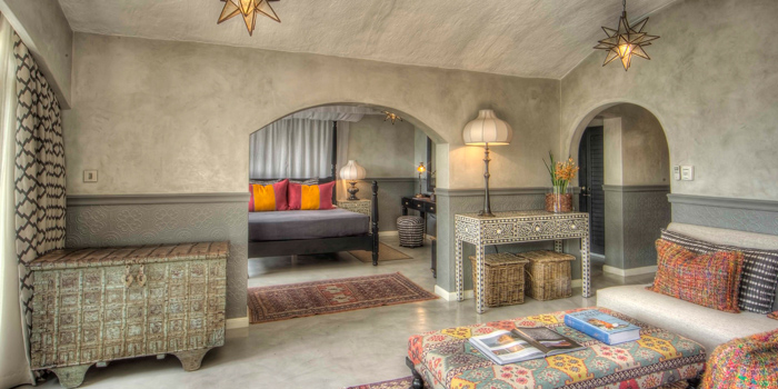 Suite lounge