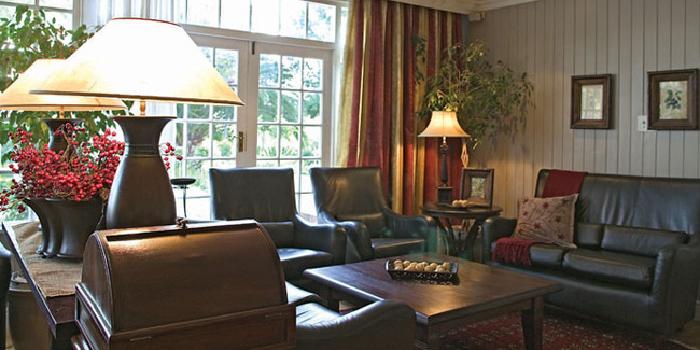 Lounge bar