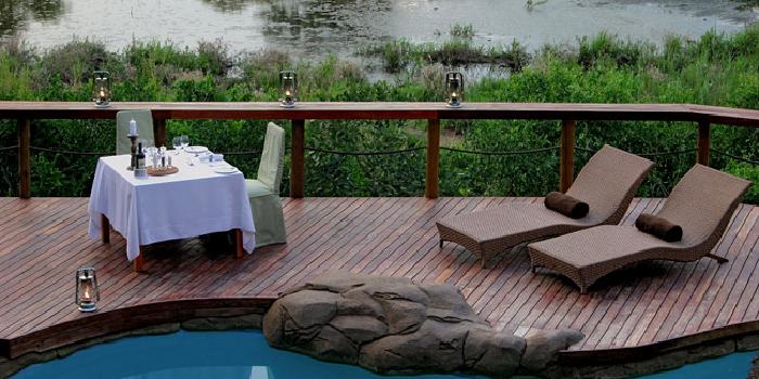 Dinner by the pool