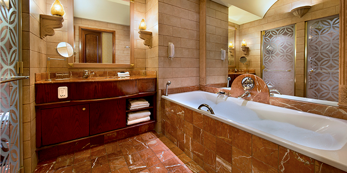 Deluxe bathroom