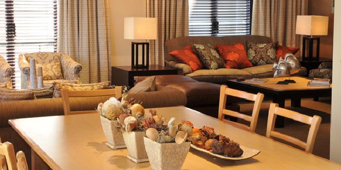 Suite dining area