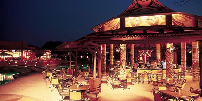Pool bar