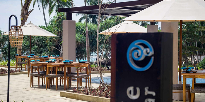 Poolside Bar