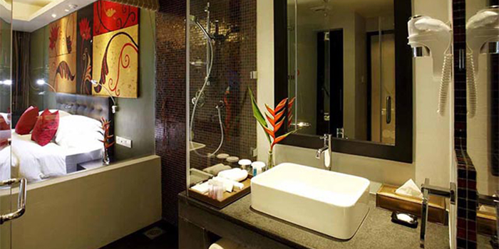 Deluxe Ocean View Bathroom