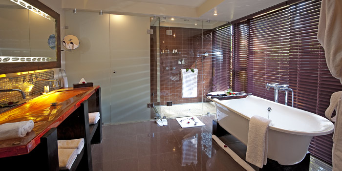 Suite Bathroom