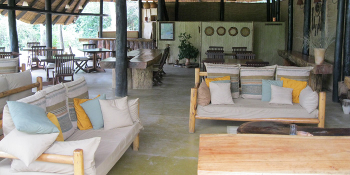Lounge by day