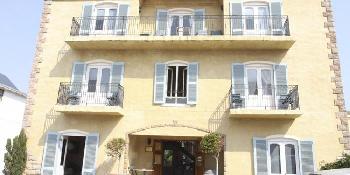 auberge burgundy image 0