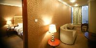 Guest room lounge