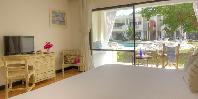 Deluxe bedroom with verandah