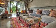 Family room lounge