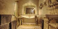Suite bathroom