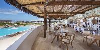 Poolside dining