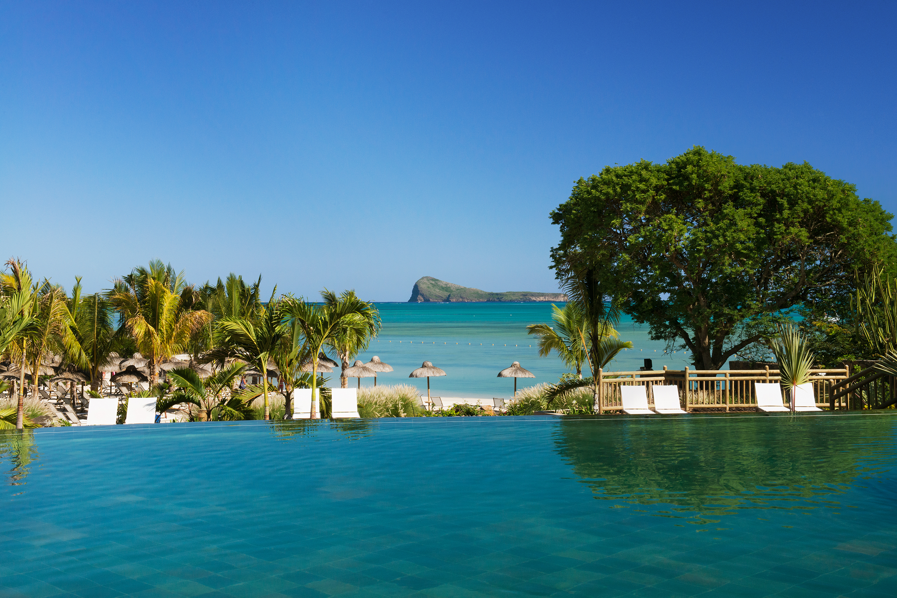 ZA_pool___piscine_01.jpg