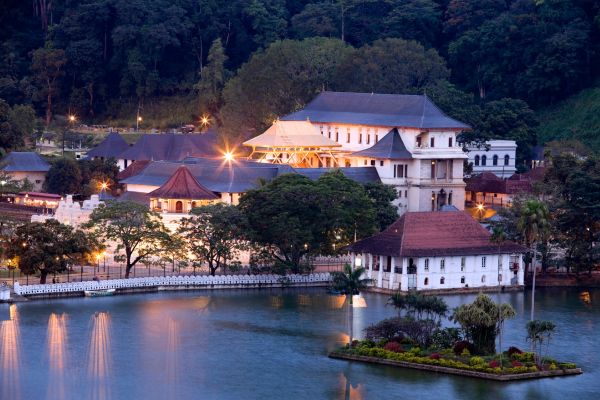 Kandy_Sri_Lanka_Canva_Pro.jpg