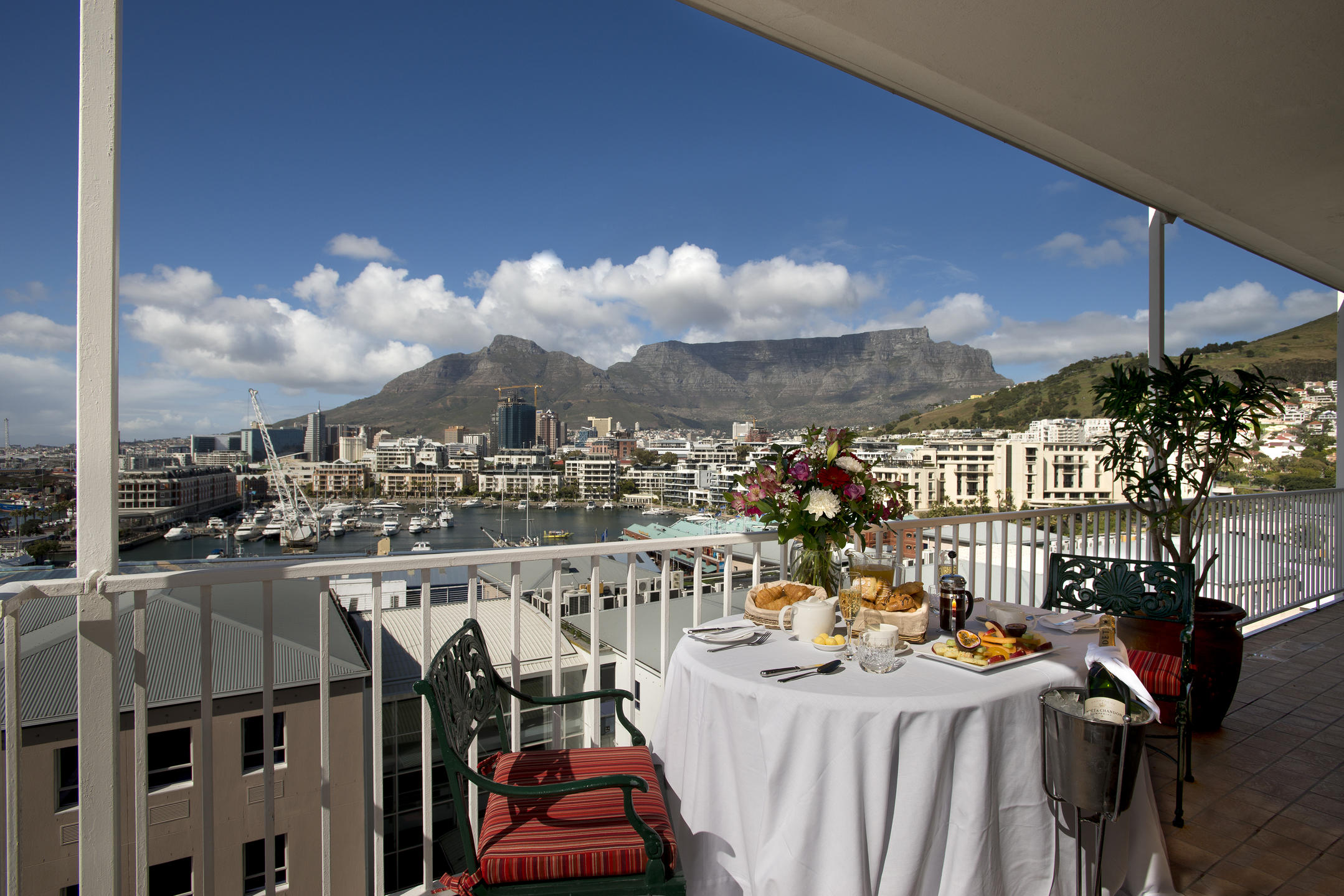 Imperial_Suite_view_of_Table_Mountain_.jpg