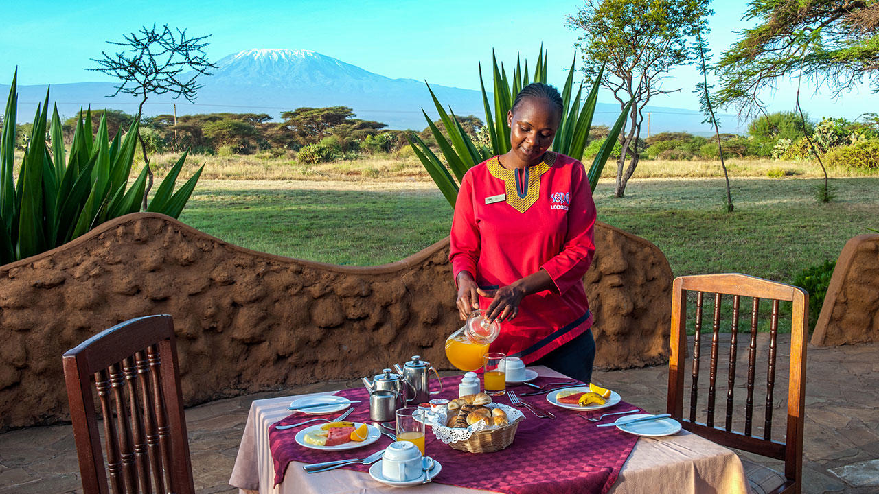 Outdoors_Breakfast.jpg