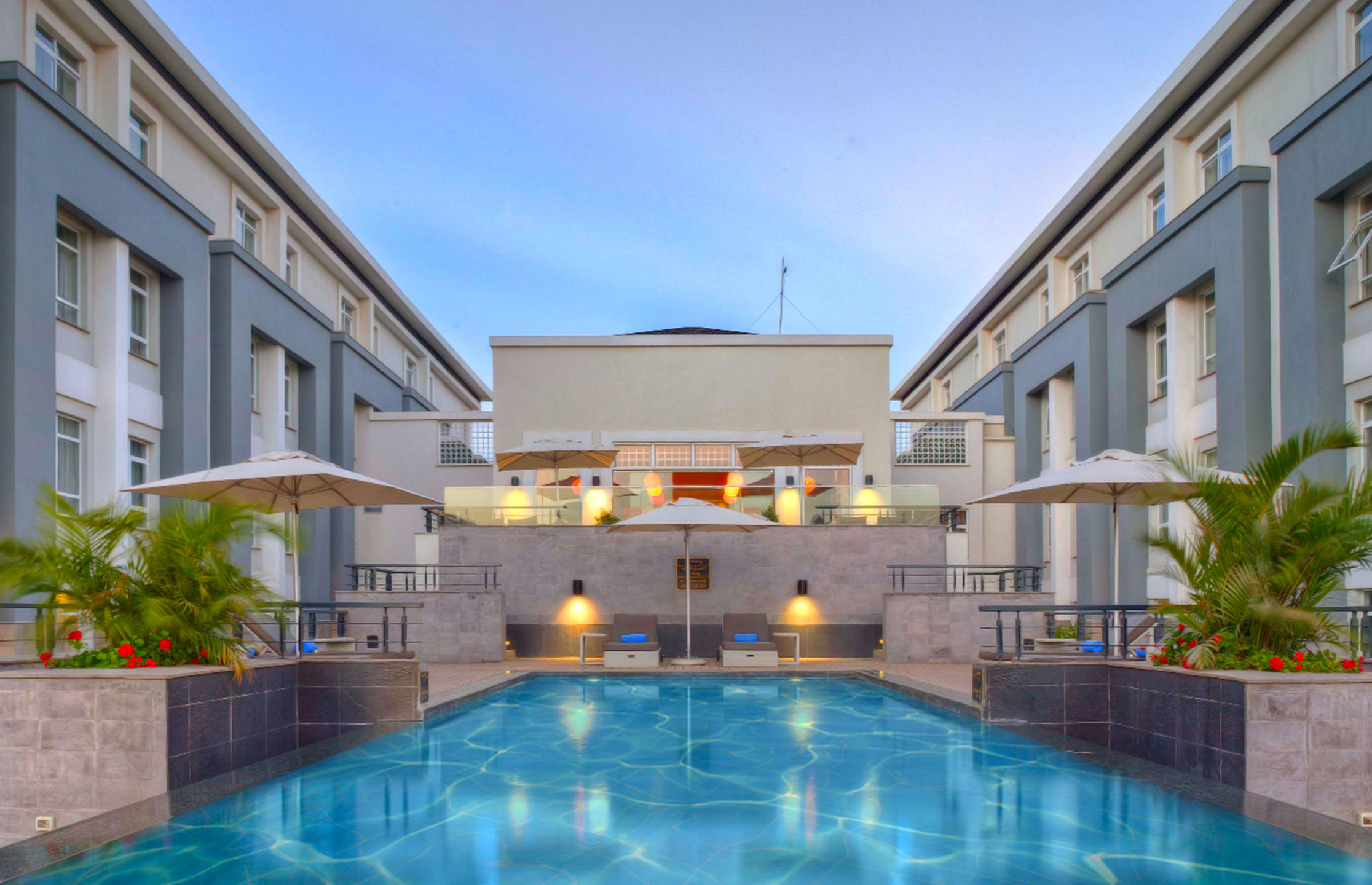 Swimming_pool.jpg