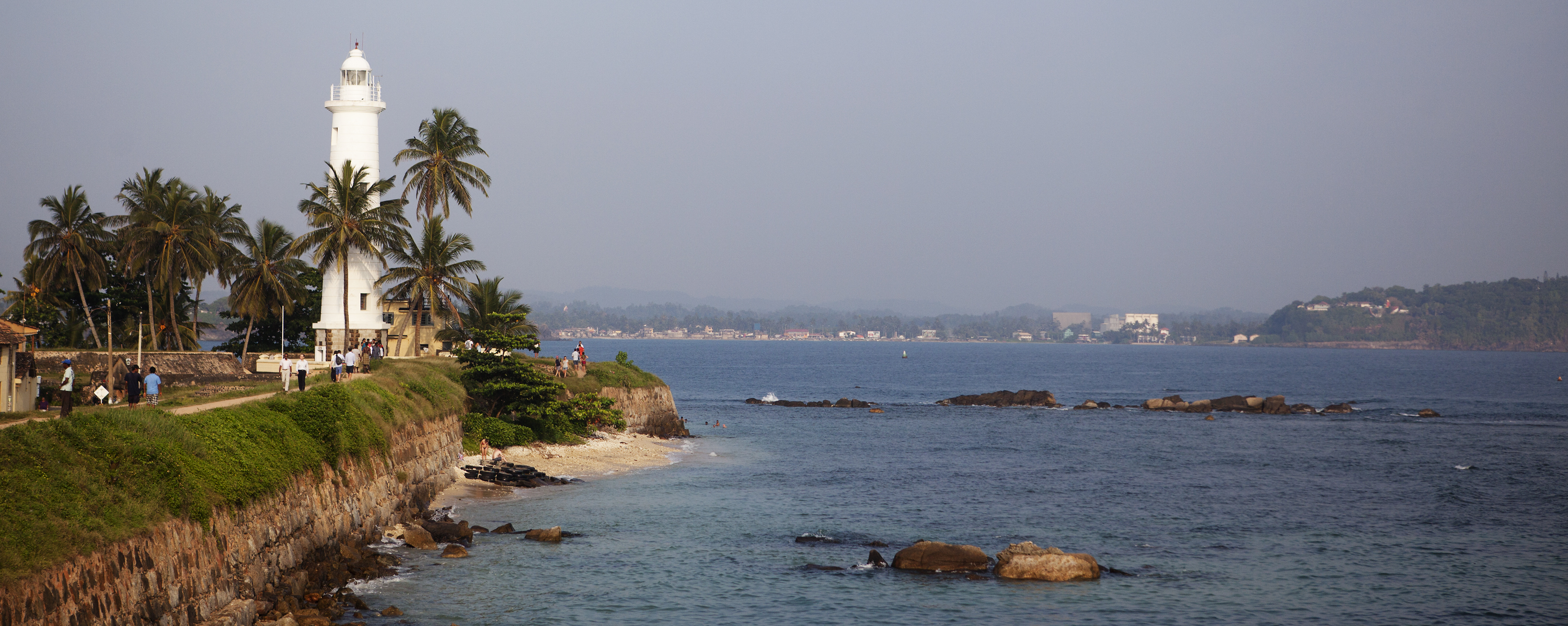 Galle_Lighthouse_Wide.jpg