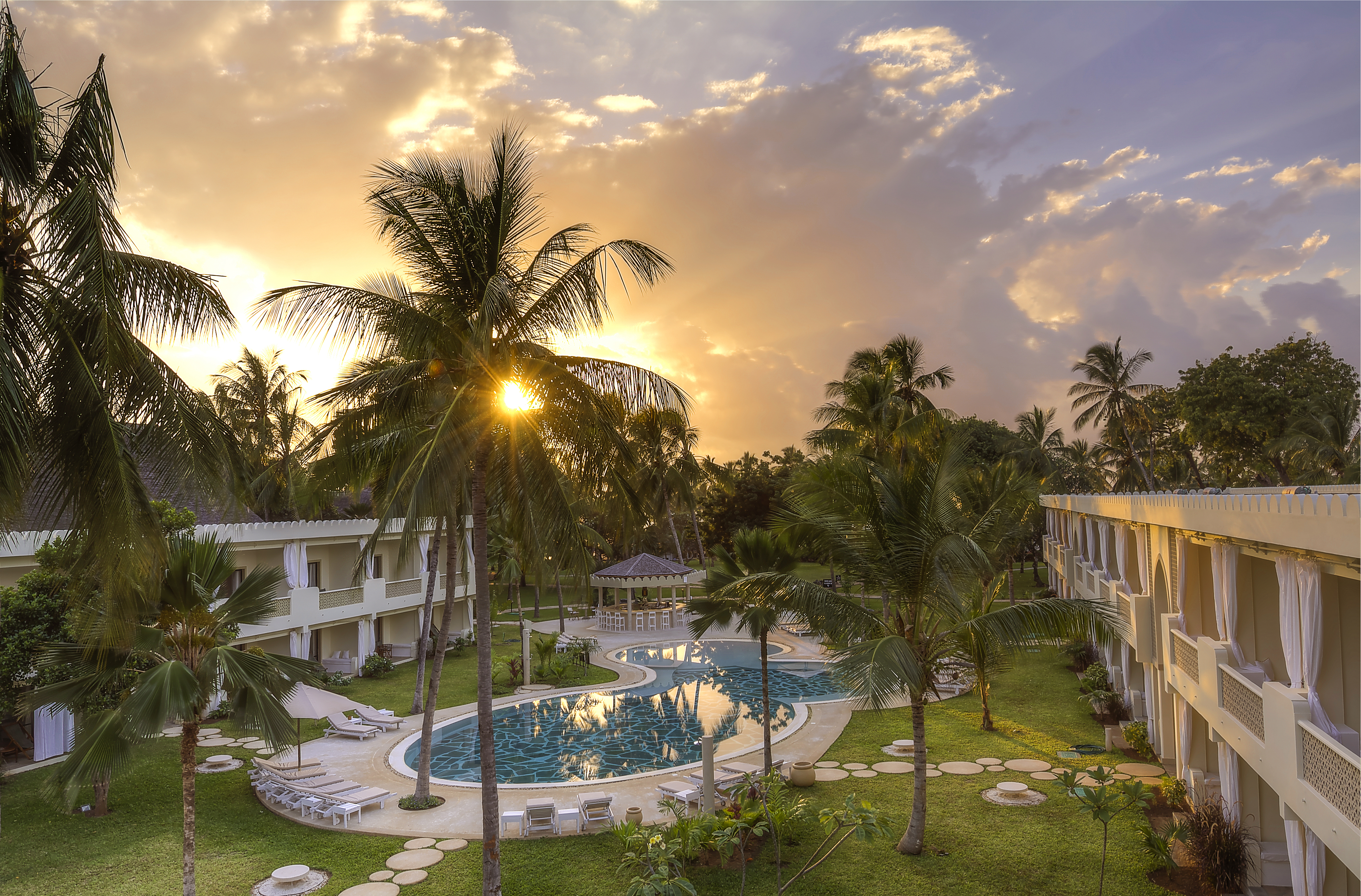 DiamondsMalindi_GardenPool.jpg