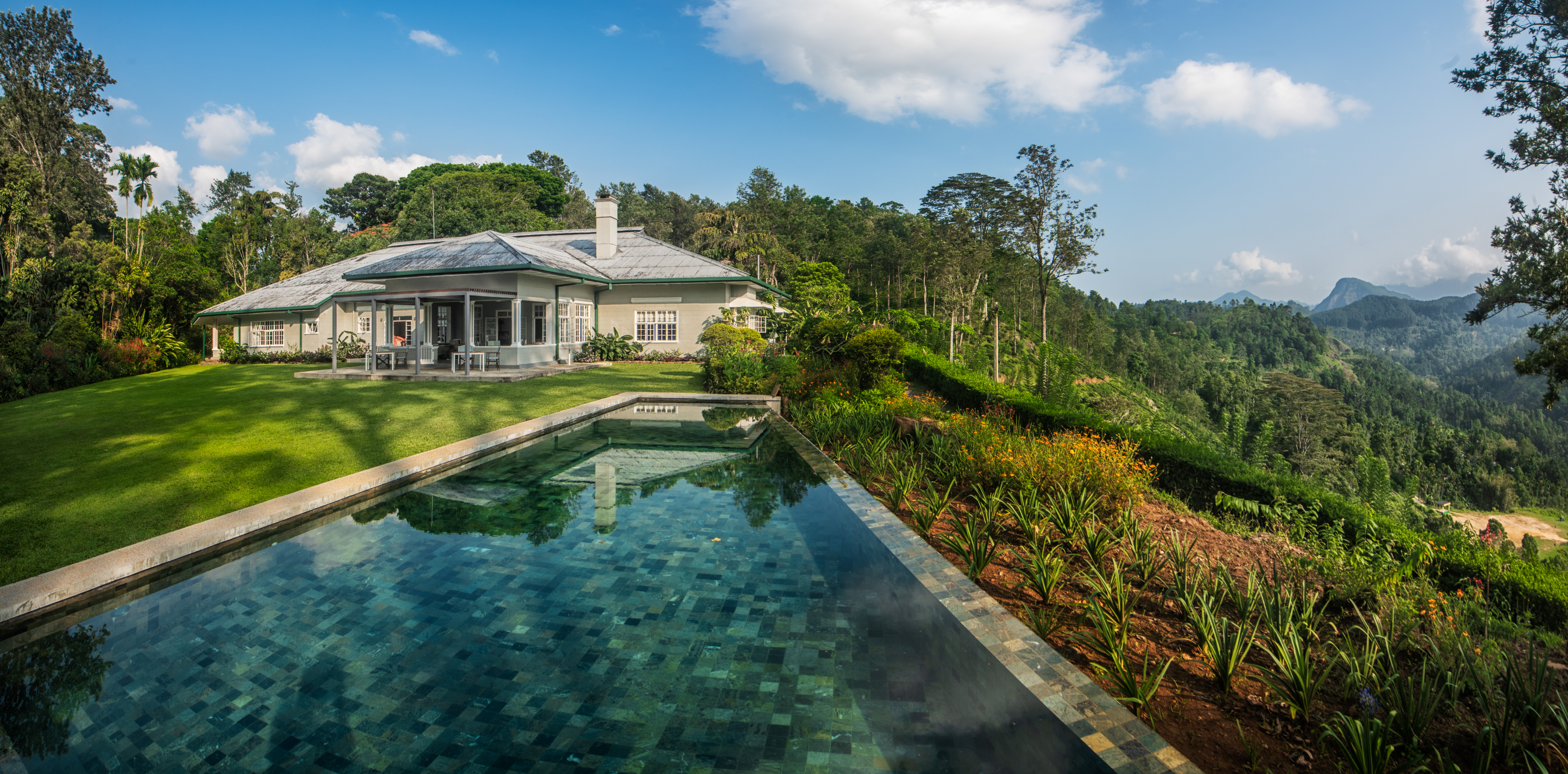 Bungalow__2___Panorama__-_Copy.jpg